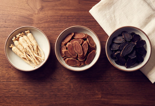 White vs Red vs Black Ginseng cup with 3 different kind of ginseng